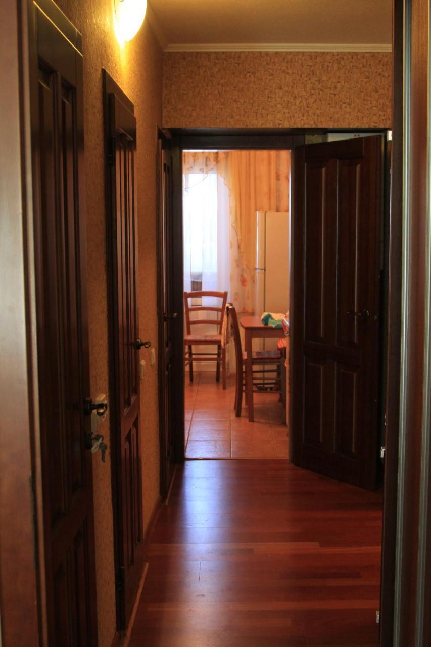 Apartment Near Metro Akademgorodok Киев Екстериор снимка