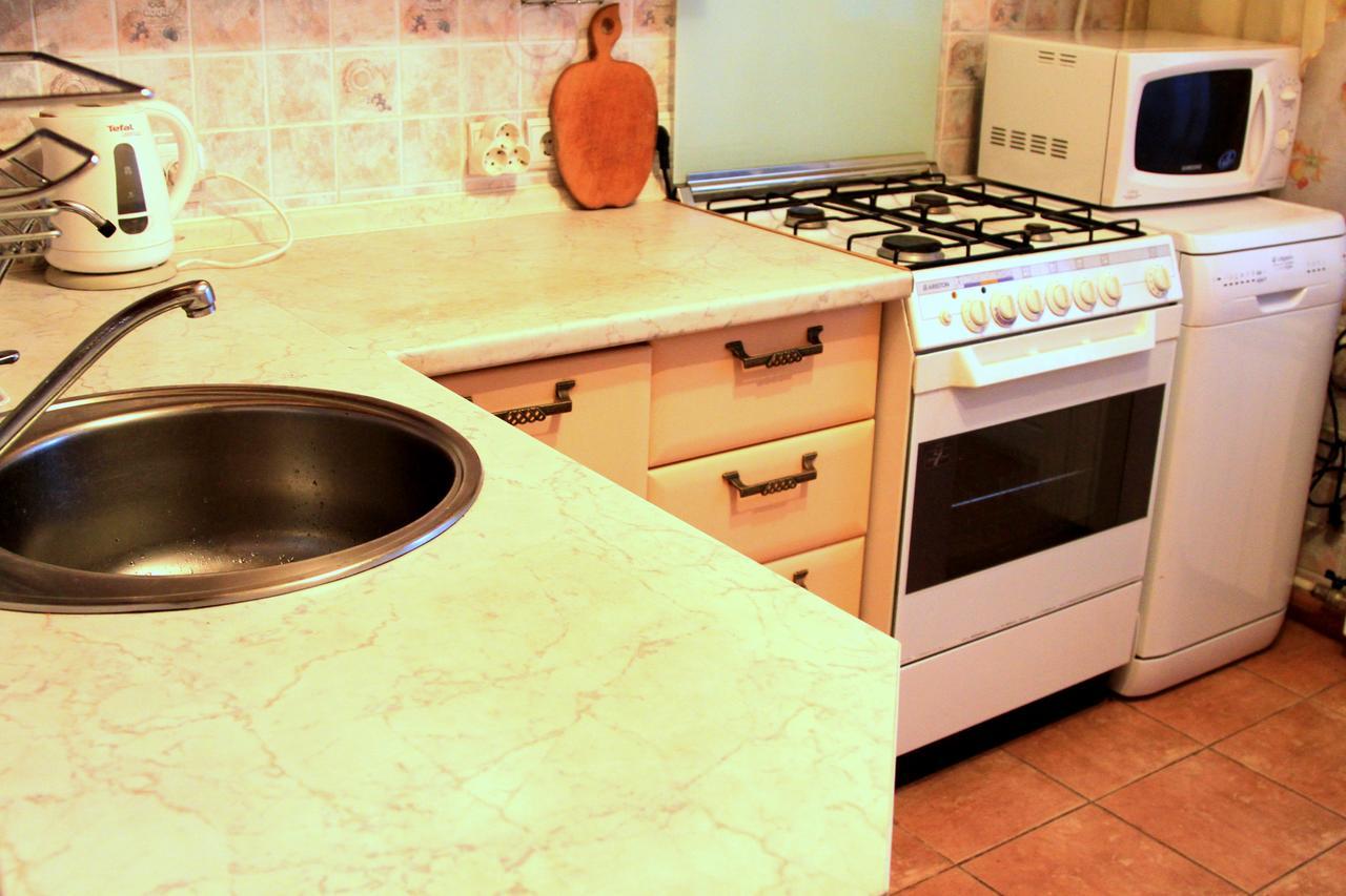 Apartment Near Metro Akademgorodok Киев Екстериор снимка