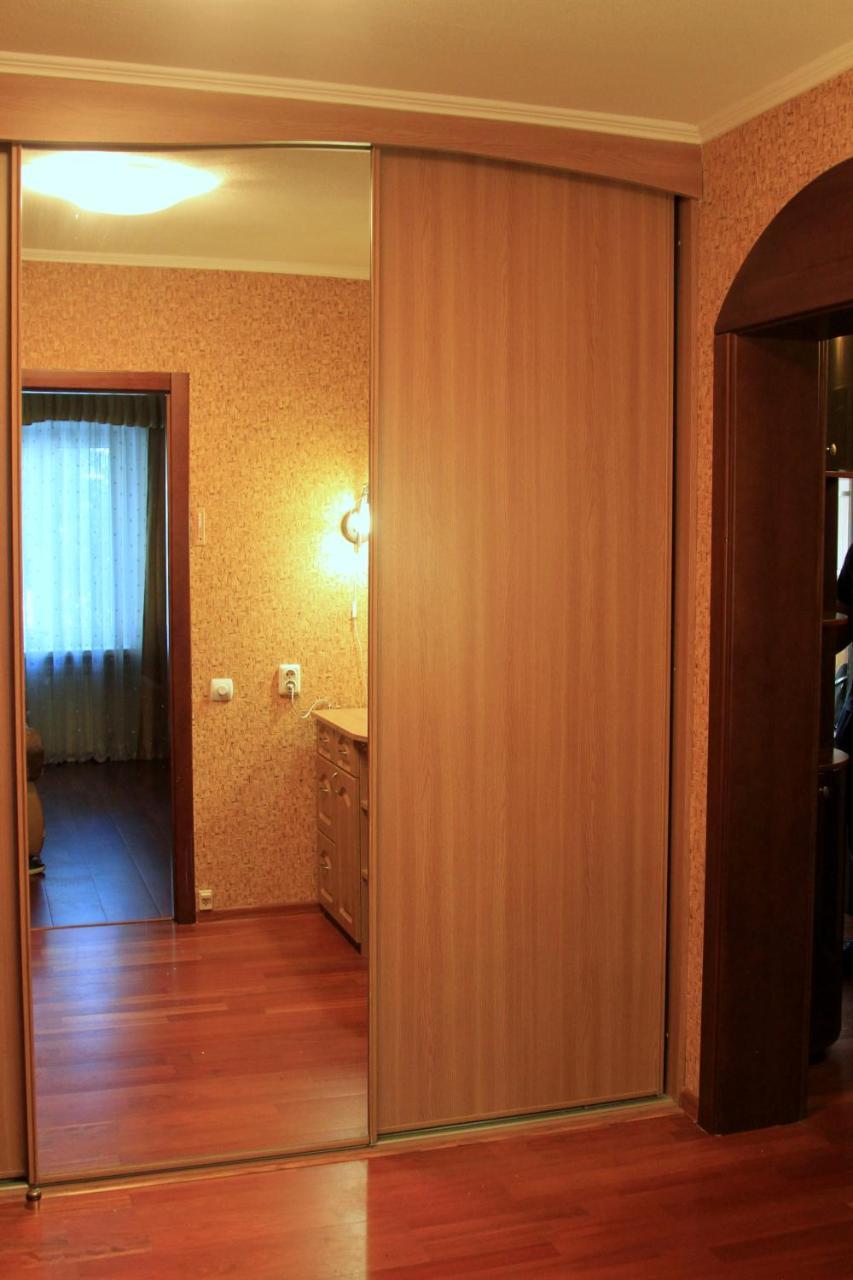 Apartment Near Metro Akademgorodok Киев Екстериор снимка