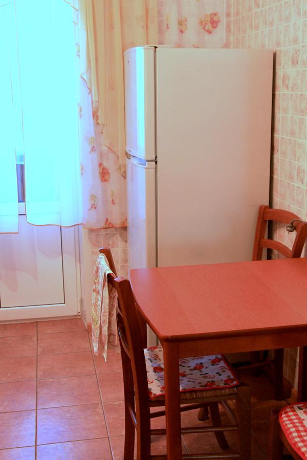 Apartment Near Metro Akademgorodok Киев Екстериор снимка