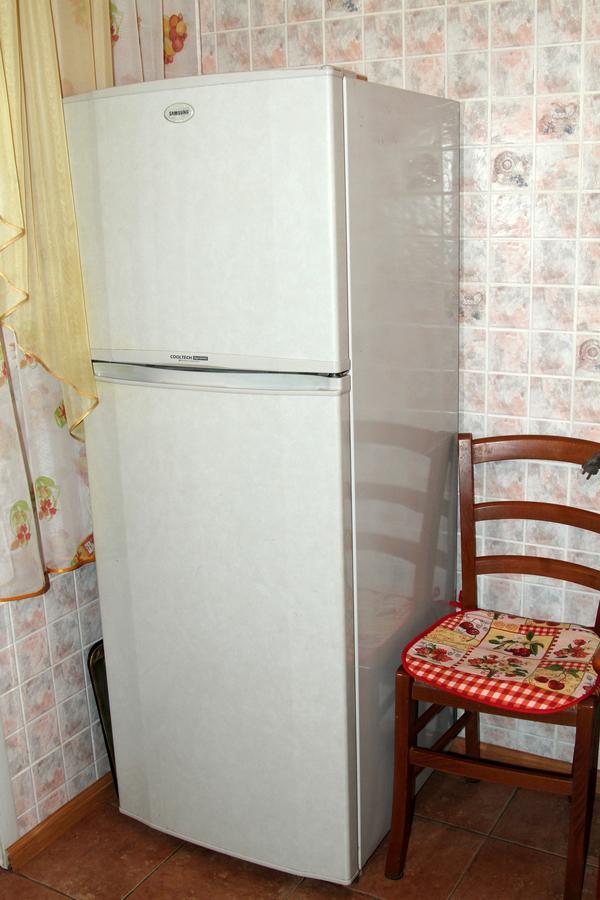 Apartment Near Metro Akademgorodok Киев Екстериор снимка