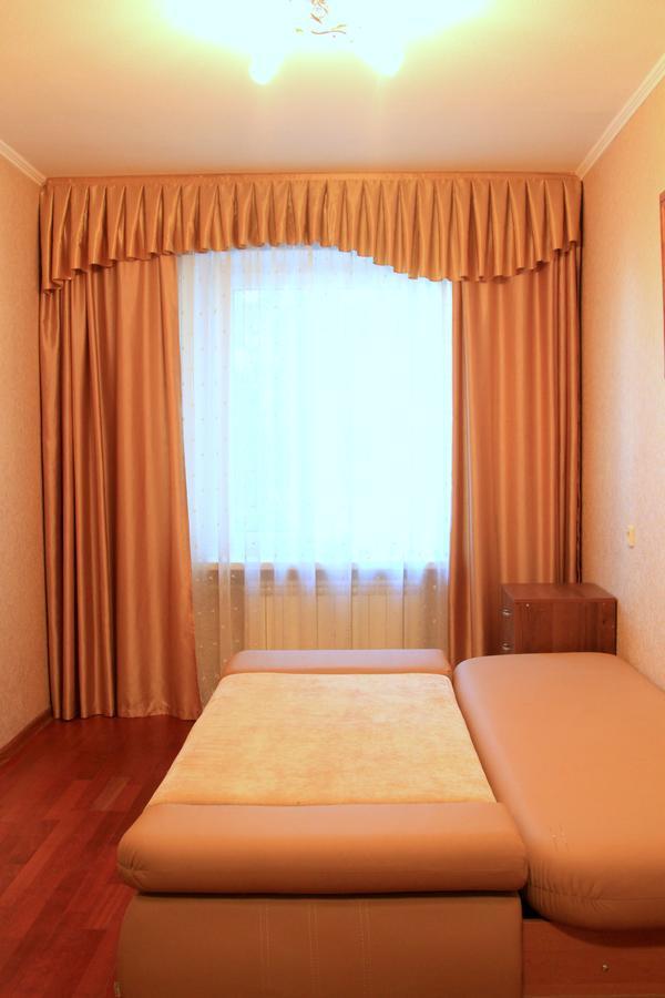Apartment Near Metro Akademgorodok Киев Екстериор снимка